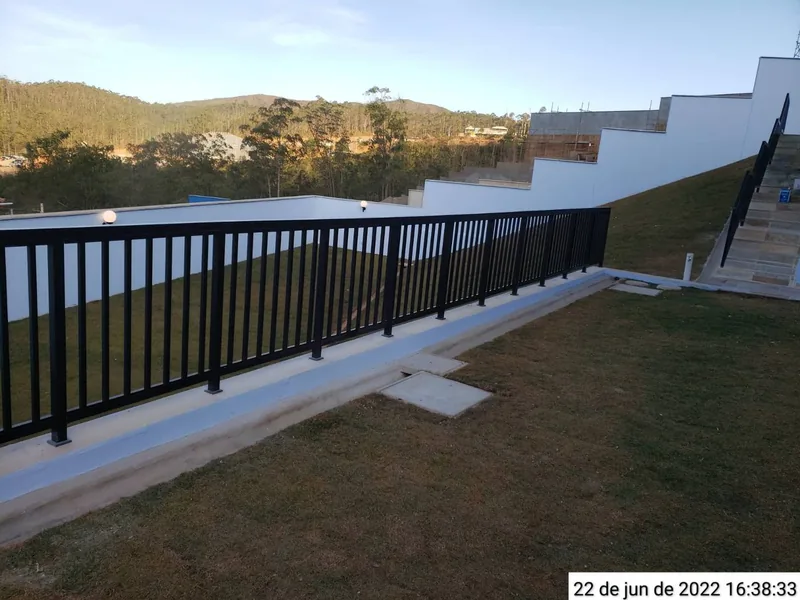 Guarda-corpo de rampa de condomínio — Nova Lima